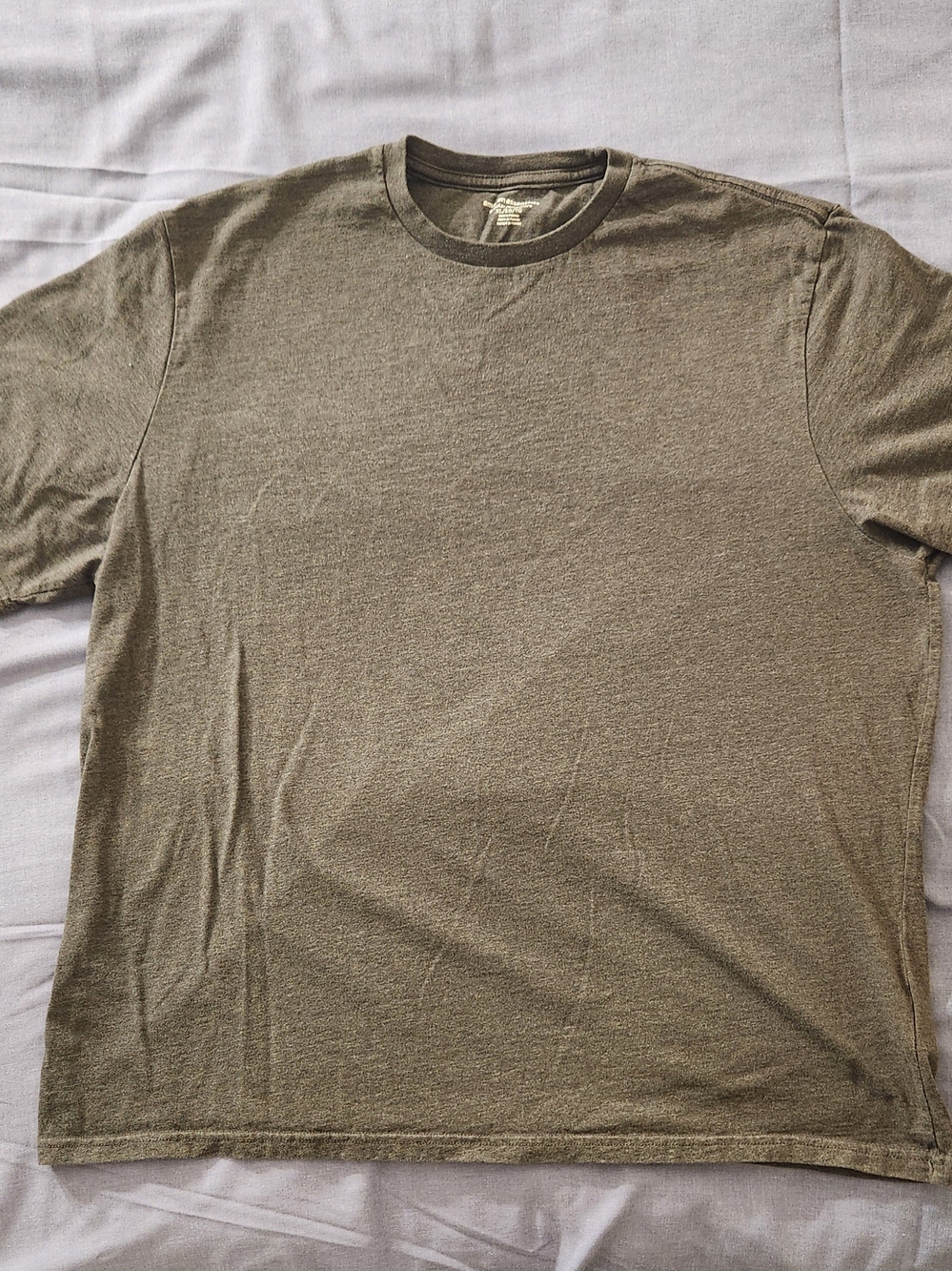 Amazon Essentials Short Sleeve Crewneck T‑Shirt in Olive